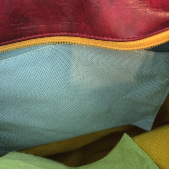 Recycled bus seats tote - Picture 10 of 12